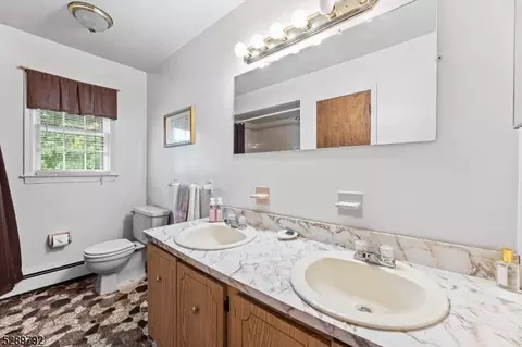 42 Reston Rd, Wayne, NJ 07470 photo 16