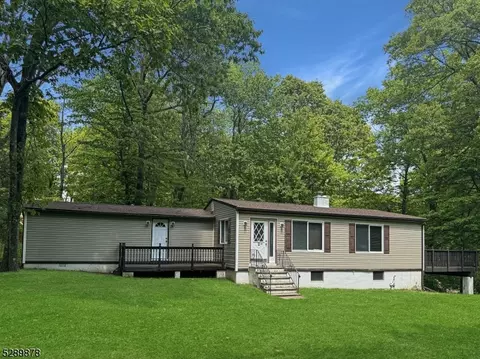 65 Paddock Ave, Vernon Twp, NJ 07422