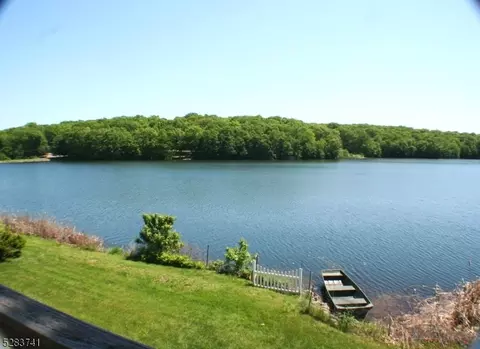 414 Canistear Rd, Vernon Twp, NJ 07460