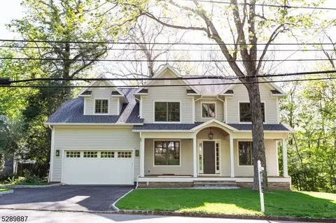 303 Maple St, New Providence, NJ 07974