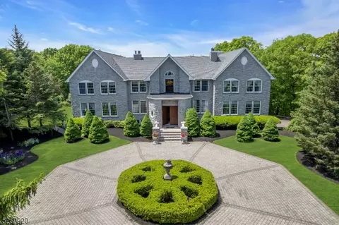 5 Carriage Way, Kinnelon, NJ 07405