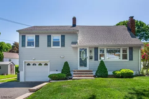 4 Valley View Dr, Mine Hill, NJ 07803