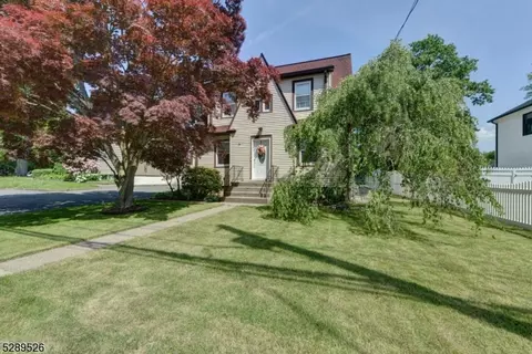 84 Black Oak Ridge Rd, Wayne, NJ 07470