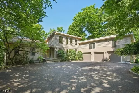 1612 Mountain Top Rd, Bridgewater, NJ 08807