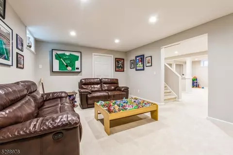 10 Compton Ct, Bernards, NJ 07920 photo 26