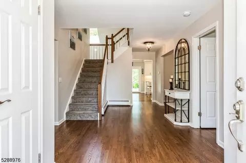 10 Compton Ct, Bernards, NJ 07920 photo 4