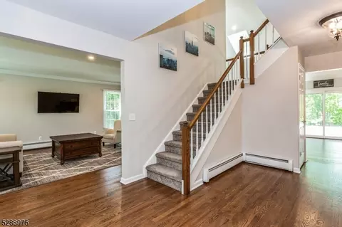 10 Compton Ct, Bernards, NJ 07920 photo 5