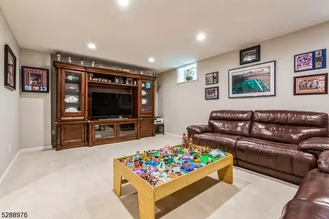 10 Compton Ct, Bernards, NJ 07920 photo 25