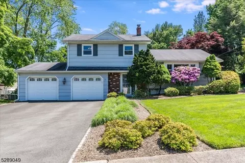 12 Clove Pl, Wayne, NJ 07470