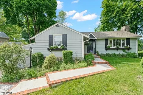 39 Heighwood Trl, Sparta, NJ 07871