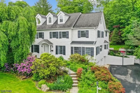 28 Martindale Rd, Millburn Twp, NJ 07078