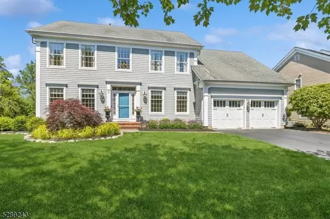 12 Stirling Rd, Bernardsville, NJ 07924