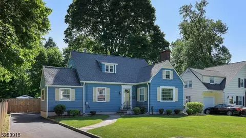 211 Meadowbrook Dr, North Plainfield, NJ 07062