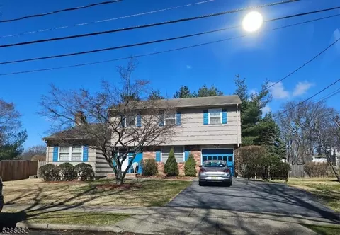 62 Albany Ave, Pompton Lakes, NJ 07442