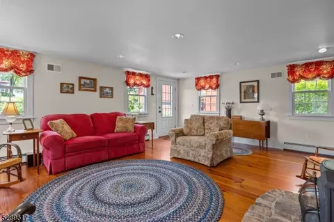 42 Toad Ln, Raritan Twp, NJ 08551 photo 9