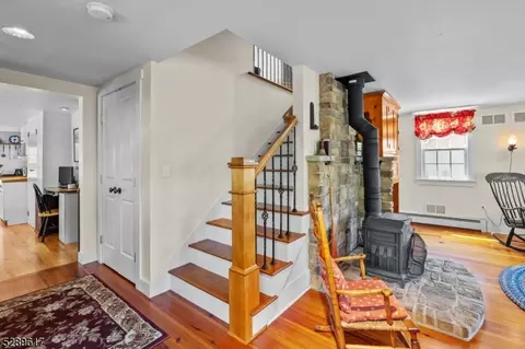 42 Toad Ln, Raritan Twp, NJ 08551 photo 6