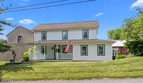42 Toad Ln, Raritan Twp, NJ 08551