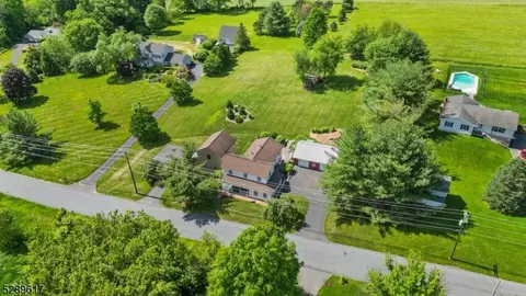 42 Toad Ln, Raritan Twp, NJ 08551 photo 3