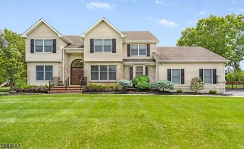 19 Brandon Ave, Monroe Township, NJ 08831