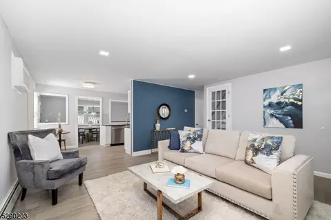 95 Mulberry St, Carteret, NJ 07008
