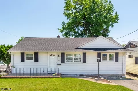 206 Washington Pl, Totowa, NJ 07512