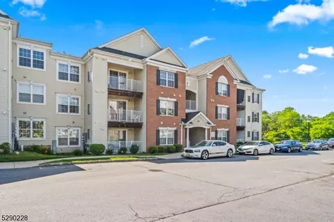 726 Cedar Ct, New Brunswick, NJ 08901