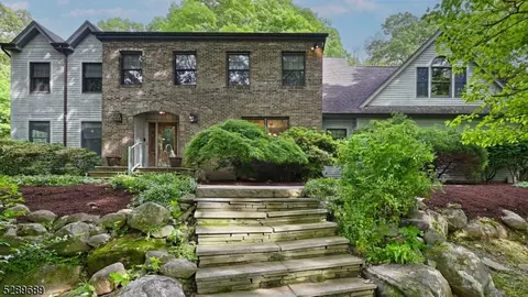 2 Fawnhill Run, Kinnelon, NJ 07405
