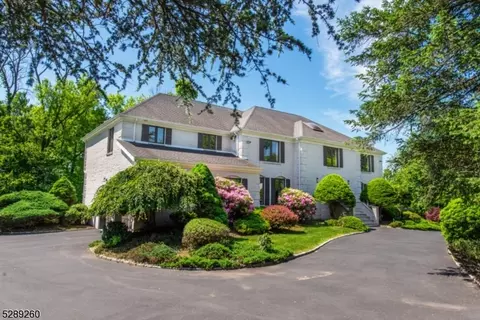 12 Sunset Ct, Montville, NJ 07045