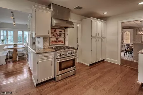 31 Springbrook Rd, Morristown, NJ 07960 photo 12