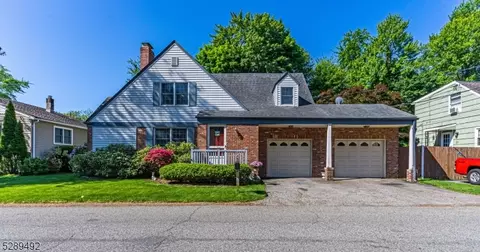 17 Forest Trl, Denville, NJ 07834