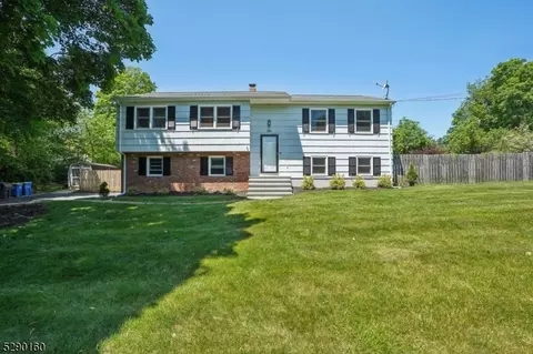 10 Courter St, Bernards, NJ 07920