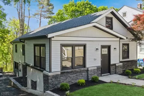 42 Essex Ave, Bernardsville, NJ 07924