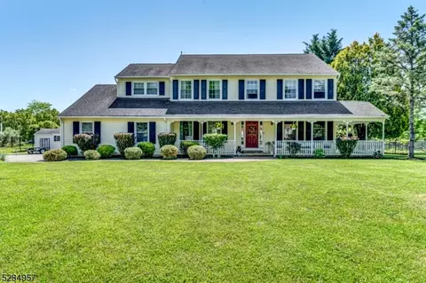564 Cabot Hill Rd, Bridgewater, NJ 08807