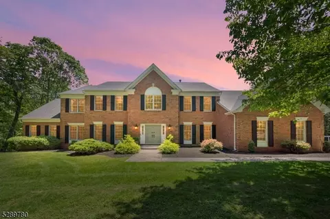 50 Ascot Dr, Washington Twp, NJ 07853