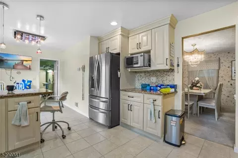745 Valley Rd, Wayne, NJ 07470 photo 12