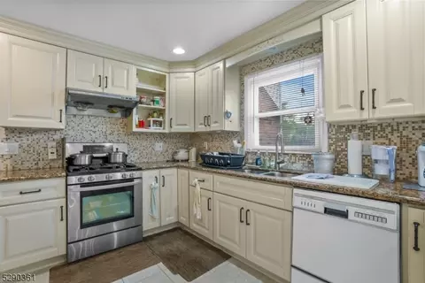 745 Valley Rd, Wayne, NJ 07470 photo 10