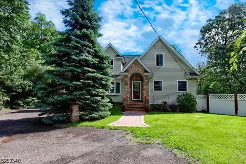 6 Oak Ter, Wanaque, NJ 07465 photo 2
