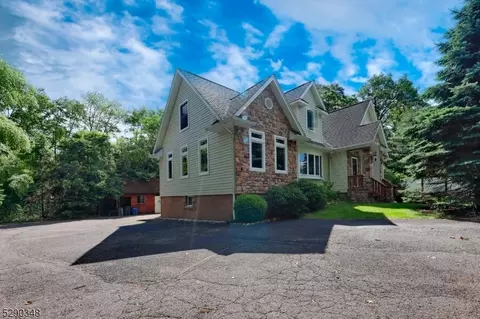 6 Oak Ter, Wanaque, NJ 07465 photo 3