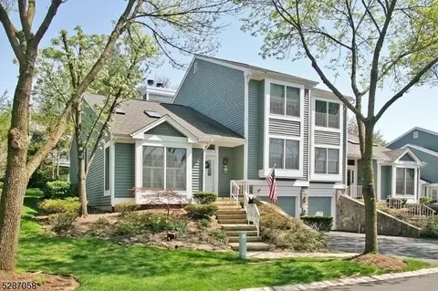 8 Knollcrest Rd, Bedminster, NJ 07921
