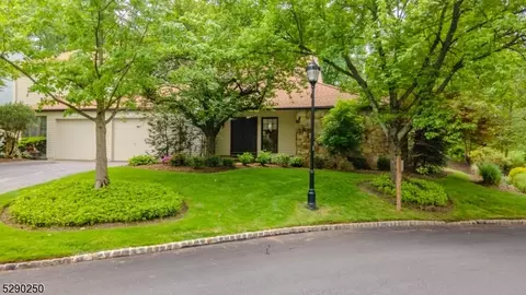 1 Lenape Dr, Roseland, NJ 07068