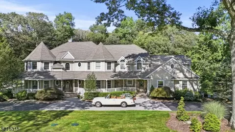 2 Vista Ct, Butler, NJ 07405