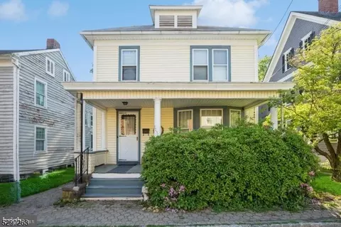 303 Harrison St, Frenchtown, NJ 08825