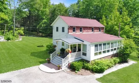 6 Birch Rd, Columbia, NJ 07832