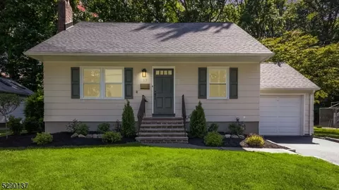 17 Sutton Pl, Cranford, NJ 07016