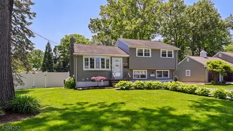 9 Duncan Ave, Pequannock Twp, NJ 07440