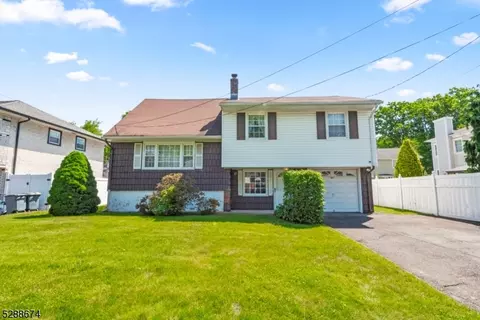 1 Epping Dr, Kenilworth, NJ 07033