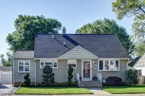 957 Madison Hill Rd, Rahway, NJ 07065