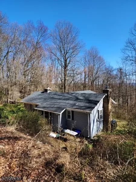 18 Superfine Rd, High Bridge, NJ 08829