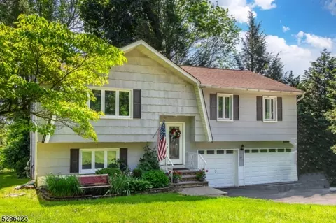 25 W Longview Rd, Rockaway, NJ 07866