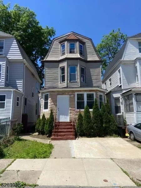 87 N 16th St, East Orange, NJ 07017